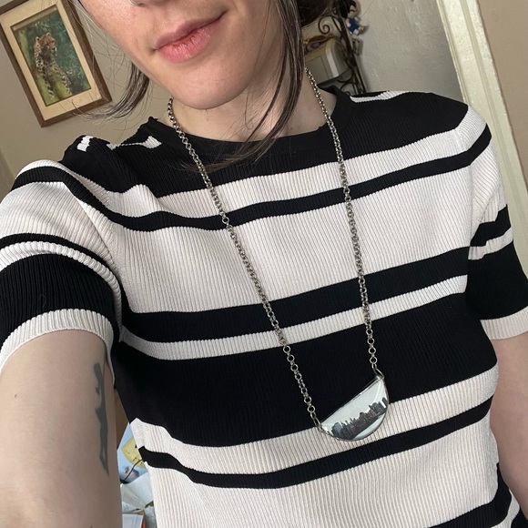 handmade shimmery silver necklace with map & city landscape - Picture 9 of 11